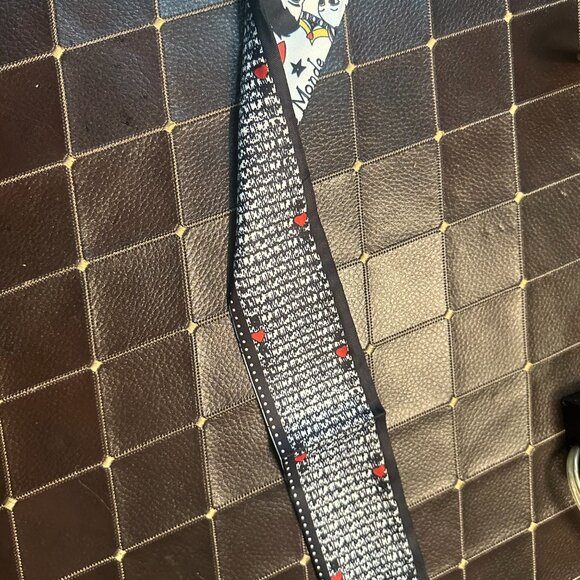 Silky Double-Sided Twilly Scarf – “Le Monde” Graphic Print - Picture 3 of 4